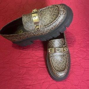 GBG Los Angeles Platform loafers